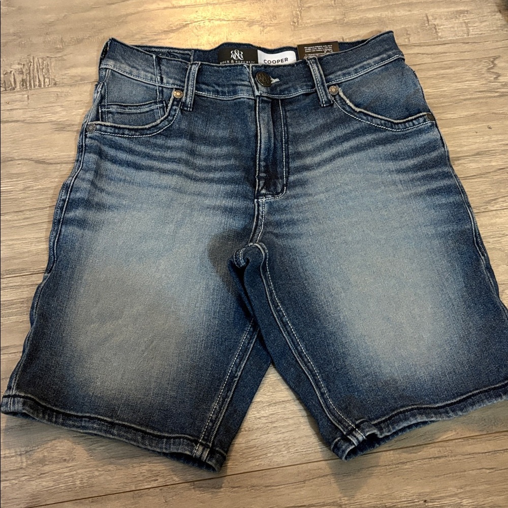 NWT Rock & Republic shorts size 28